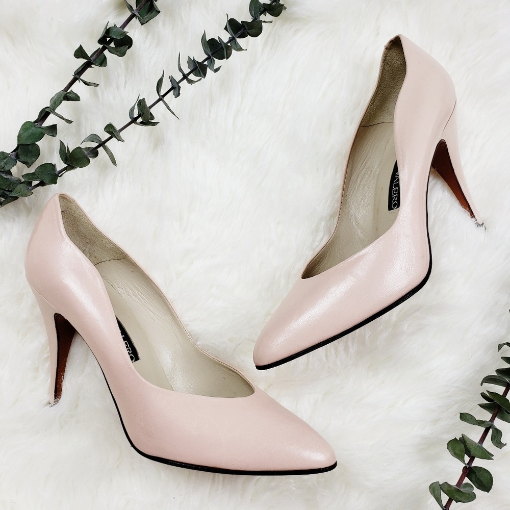NWOB Martinez Valero Spain | Nude Classic Pumps